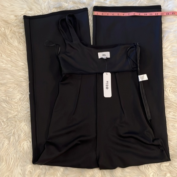 NWT Vici \\ Olia Black ‘Brayden’ One Shoulder Jumpsuit - Picture 14 of 16